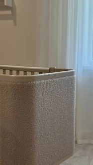 Кроватка детская Angelo Luna в обшивке Тедди с маятником 120×60 см Мокко - Фото 2