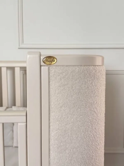 Кроватка детская Angelo Luna в обшивке Тедди с маятником 120×60 см Айвори - Фото 2