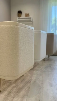 Кроватка детская Angelo Luna в обшивке Тедди с маятником 120×60 см Айвори - Фото 4