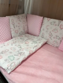 Комплект постельный Медвежонок Зайчонок с сердечками 6 предметов, плюш Розово-белый - Фото 1