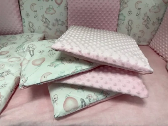 Комплект постельный Медвежонок Зайчонок с сердечками 6 предметов, плюш Розово-белый - Фото 2