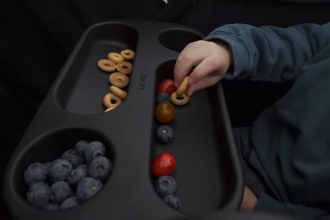 візочок з тацею