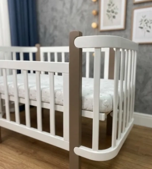 Кроватка детская Babymax Престиж New с маятником, матрасом 120×60 см Белый/капучино - Фото 1