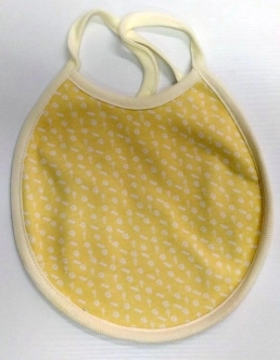 желтый слюнявчик