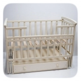 Маленькая кроватка для новорожденного