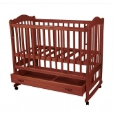 Кроватка из дерева