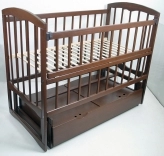 Детская кроватка для новорожденного
