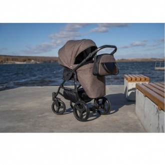 прогулочная коляска коричневая