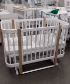 Кроватка детская Кузя Миа с маятником, матрасом 120×60 см Бело-буковый