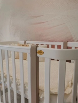 Кроватка детская Angelo Magic с маятником 120×60 см Лате/белый - Фото 1