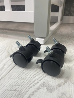 ліжечко з колесами