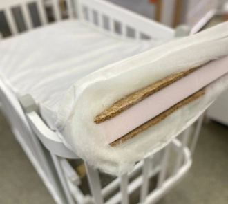 дитяче ліжечко з матрацом