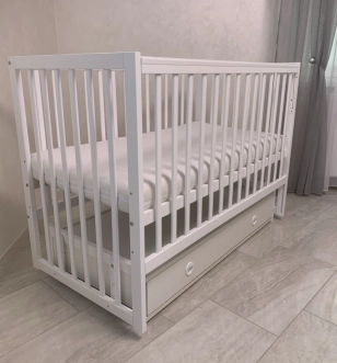 Кроватка детская Кузя София с ящиком, маятником 120×60 см Белый - Фото 1