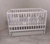 Кроватка детская Кузя София с ящиком, маятником 120×60 см Белый