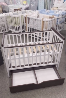 Комплект мебели DeSon Кроватка Mriya и Комод-90 Орех/белый - Фото 4