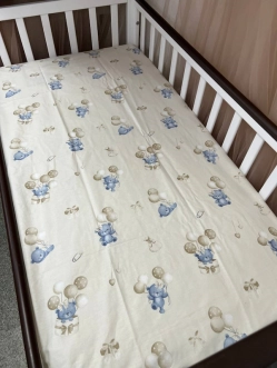 Простирадло Ведмедик Ведмежатко з кульками на резинці 120×60 см Блакитний - Фото 1