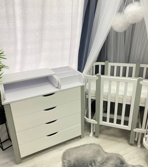 комод з пеленатором
